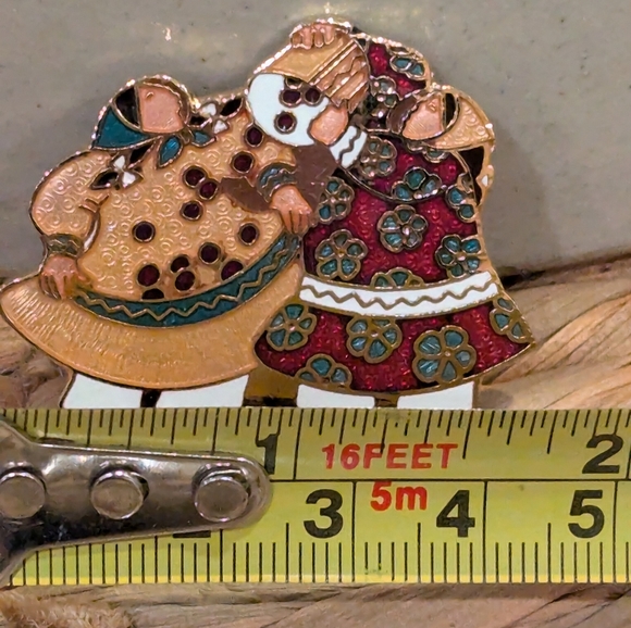 Vintage Barbara Lavallee Native American Inuit Eskimo Enamel Brooch - Picture 7 of 7